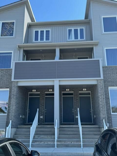 Property Photo:  990 Deveron Crescent 49  ON N5Z 0B3 