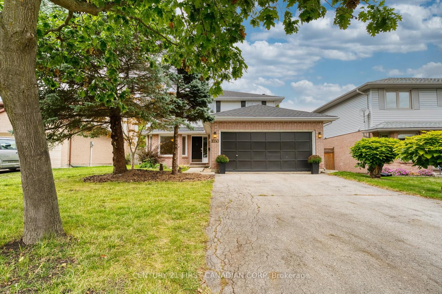 Property Photo:  1030 Aurora Court  ON N6G 4N6 
