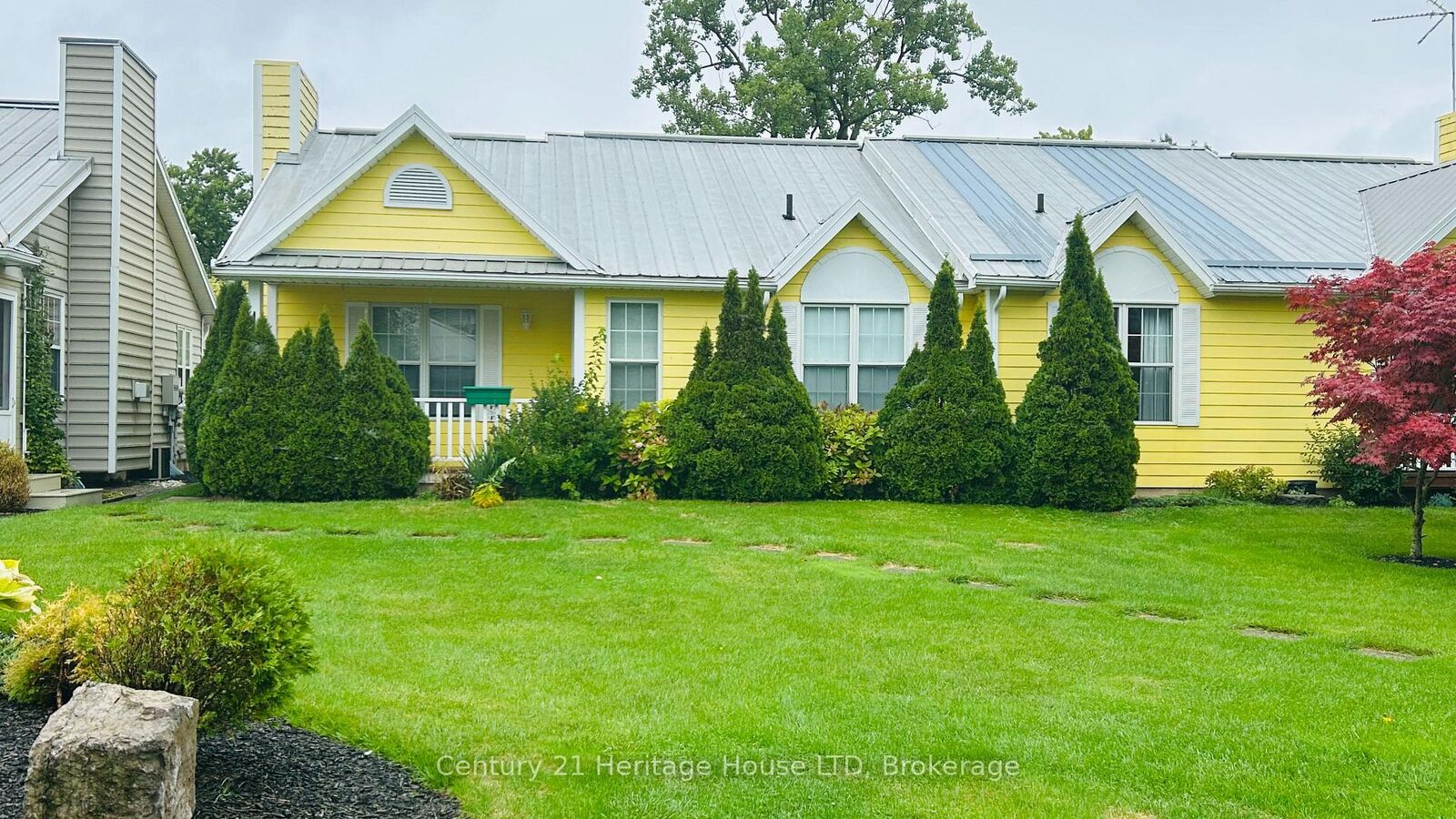 Property Photo:  13 Bardol Avenue  ON L2A 6R4 