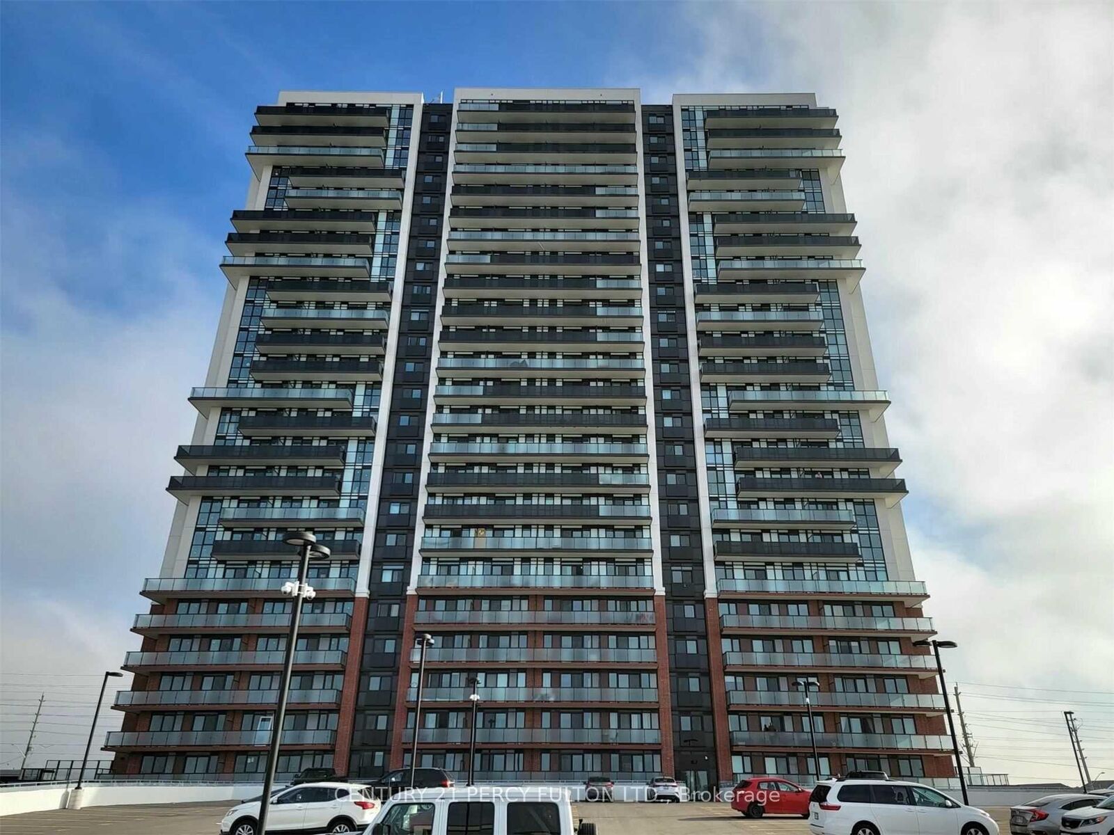 Property Photo:  2550 Simcoe Street N 2217  ON L1L 0R5 