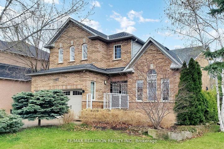 Property Photo: 2355 Woodridge Way ON L6H 6S3
