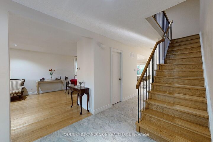 Property Photo:  86 Bushmills Square  ON M1V 1J4 