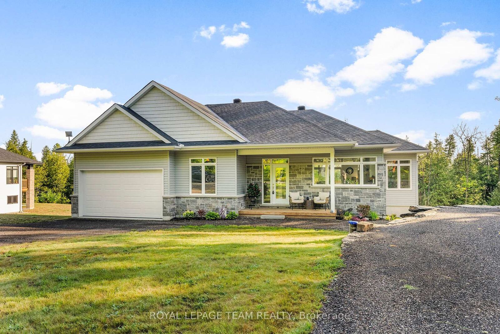 Property Photo:  44 Morning Flight Court  ON K0J 1H0 