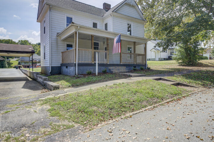 326 Main Street  Bluff City TN 37618 photo