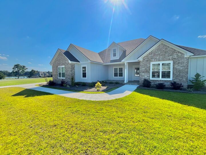 Property Photo:  553 Indian Creek Circle  GA 31620 