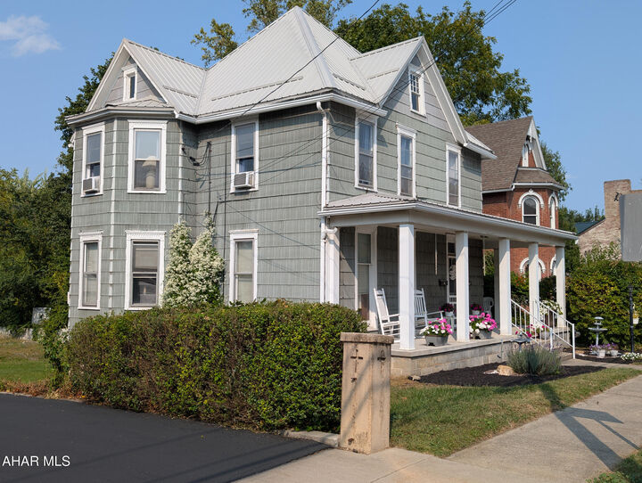 Property Photo:  221 E Penn Street  PA 15522 