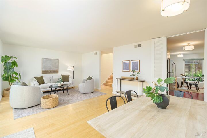 Property Photo:  29 Surrey Lane  CA 94903 