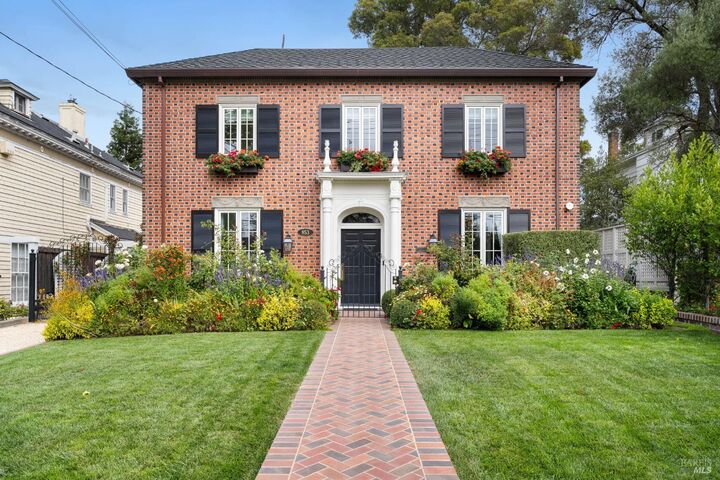 853 D Street  Petaluma CA 94952 photo