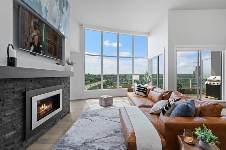 Photo de la propriété:  1500 Howe Street 2403  BC V6Z 2N1 