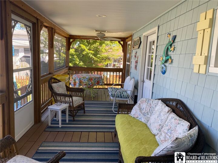 Property Photo:  960 Douglas Place  NY 14081 