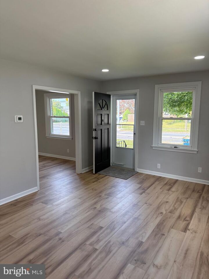 Property Photo:  802 N Fairview Road  PA 19081 