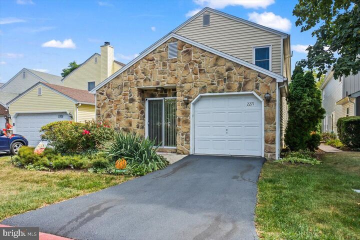 Property Photo:  2271 Highland Circle  PA 17110 