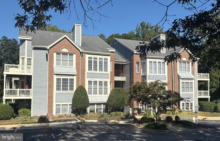 Property Photo: 2708 Summerview Way 204 MD 21401