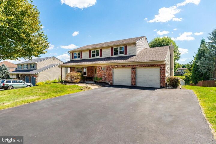 Property Photo: 428 Fox Hollow Drive PA 19053