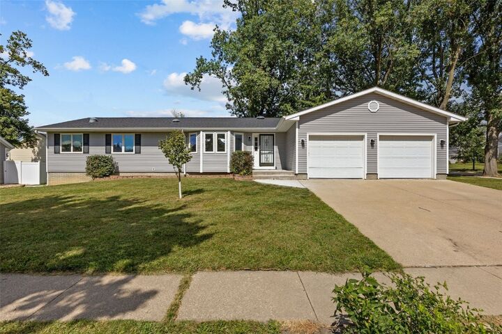 3010 28th Avenue SW  Cedar Rapids IA 52404 photo