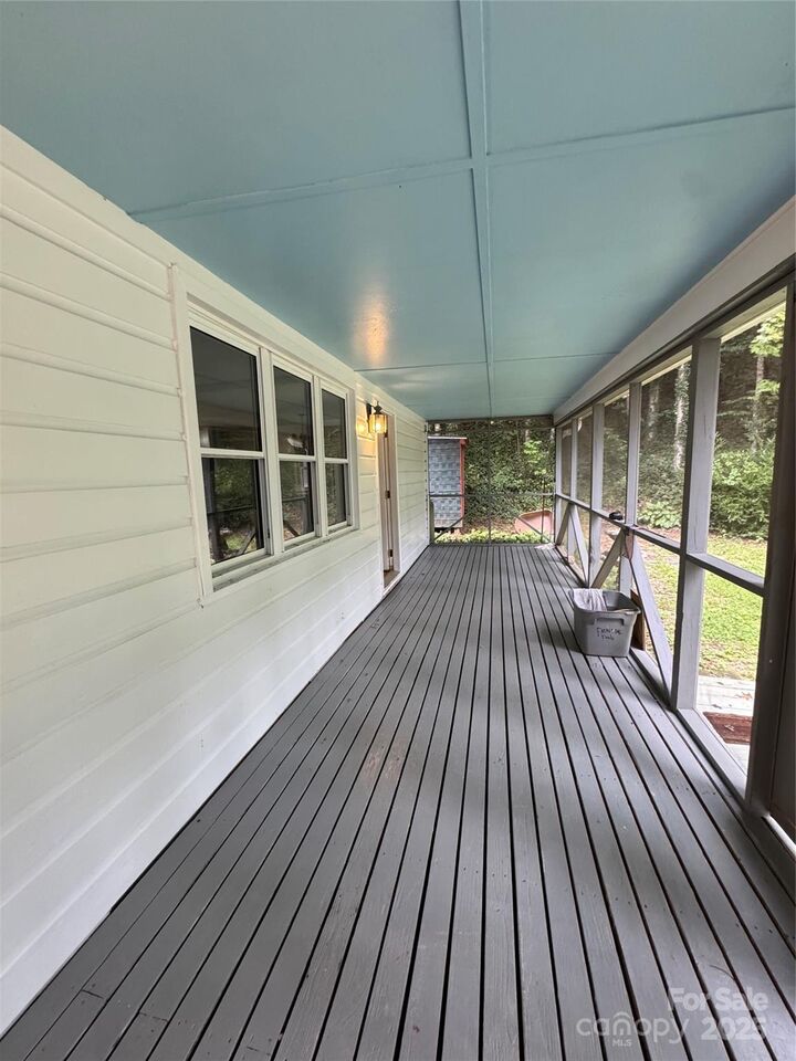 Property Photo: 2594 Greenlee Road NC 28762