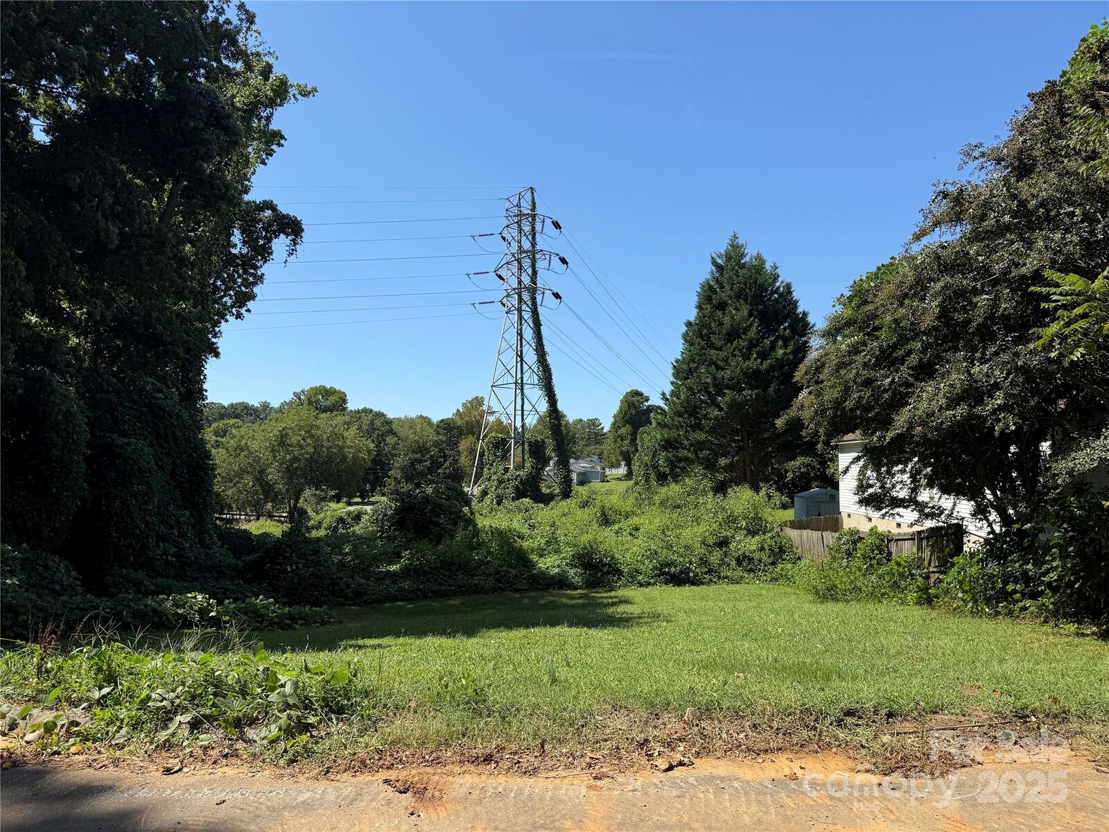 Property Photo:  2801 Clyde Drive  NC 28208 