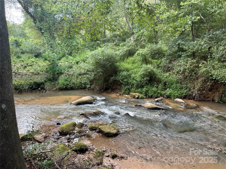 Property Photo:  214 Ridgeway Drive  NC 28681 