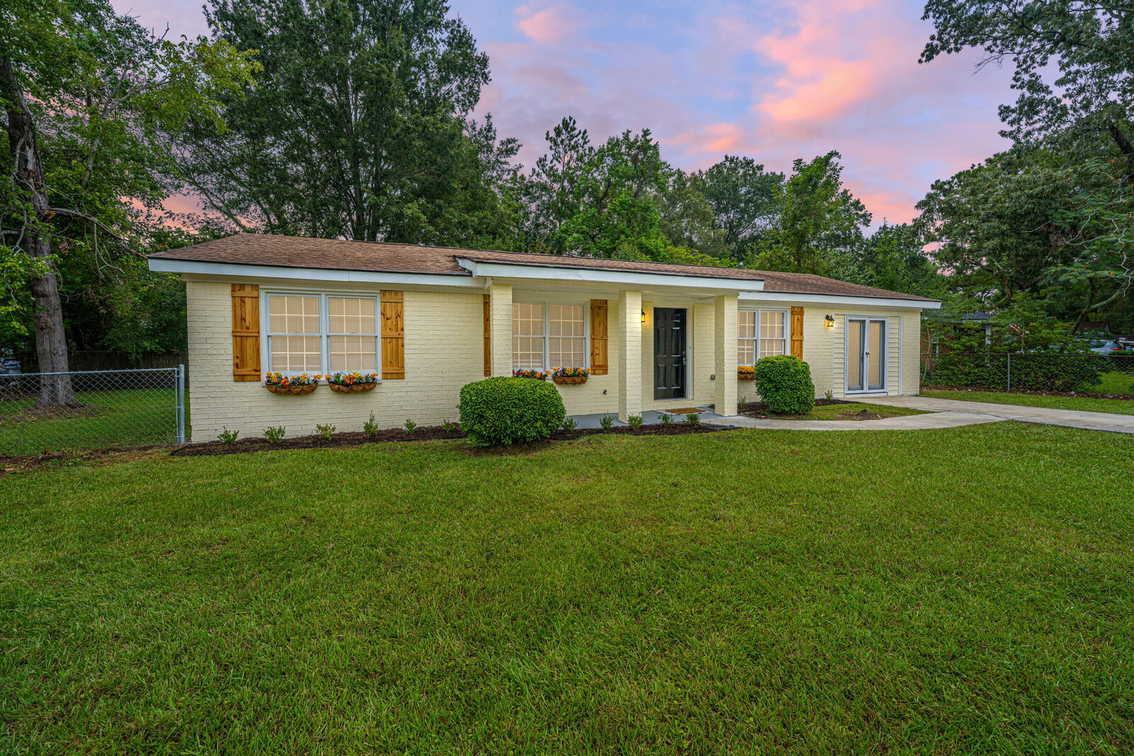 Property Photo:  143 Dorchester Manor Boulevard  SC 29420 