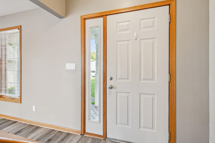 Property Photo:  1326 Nebraska Ave  IA 50014 