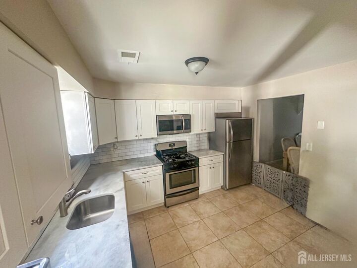 Property Photo:  266 Dochery Place  NJ 08873 