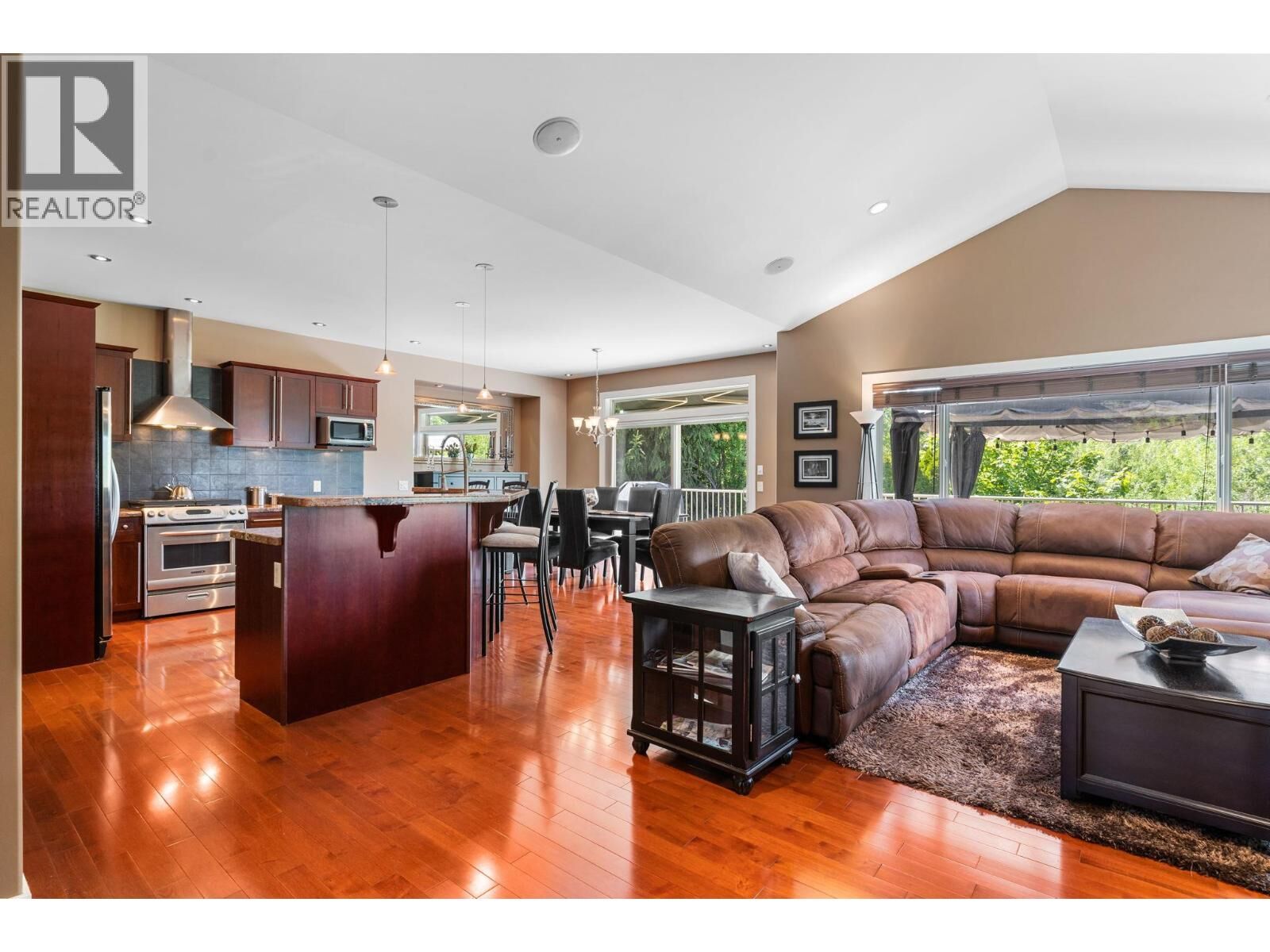 Photo de la propriété: 5200 Cobble Court BC V1W 4Y8
