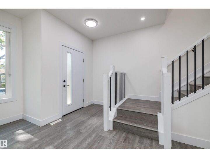 Property Photo:  7540 81 Av NW  AB T6C 0B5 
