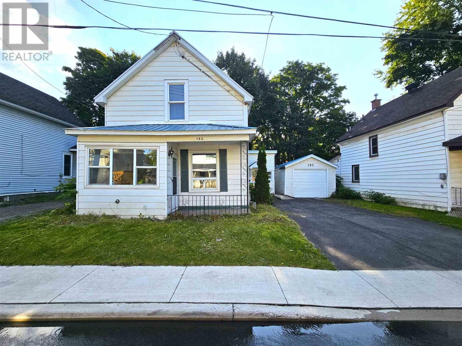 Property Photo:  182 Biggings Ave  ON P6A 3T9 