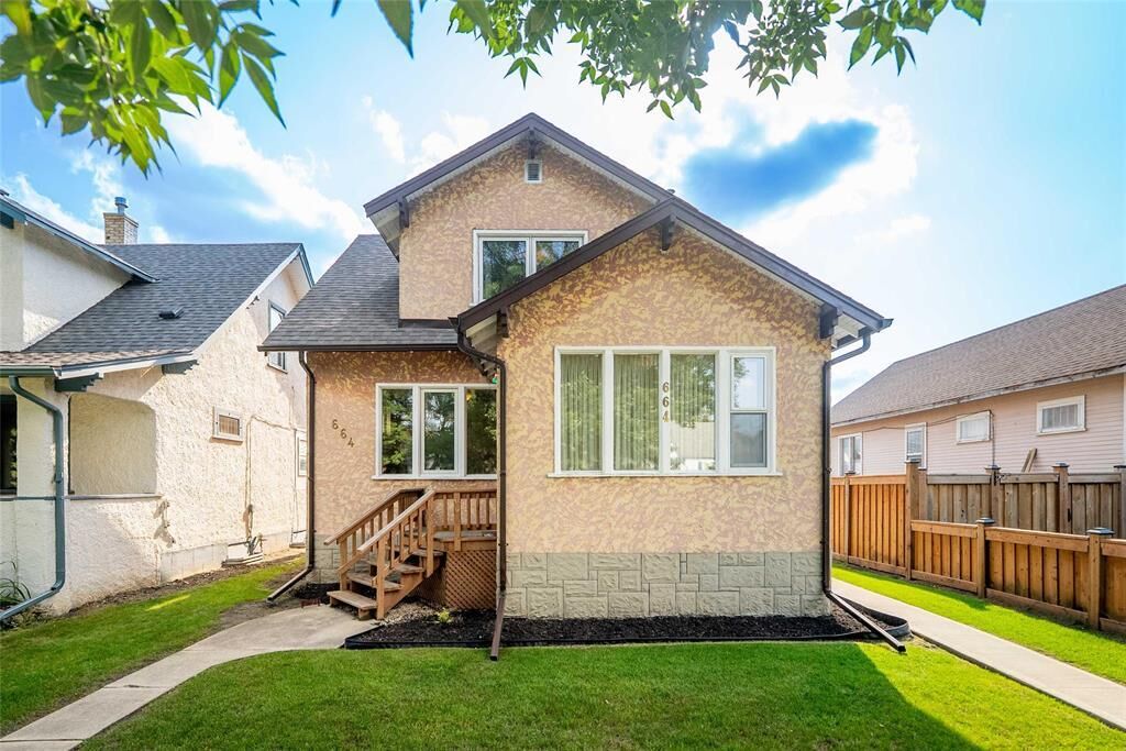 Property Photo:  664 Machray Avenue  MB R2W 1B3 