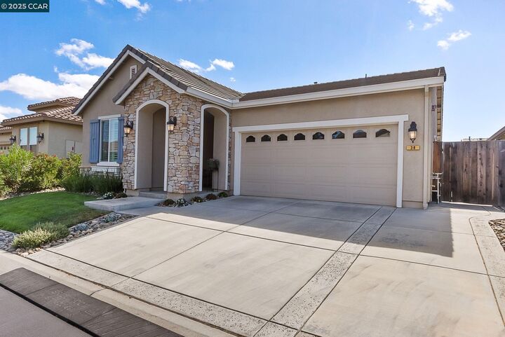 Property Photo:  38 Outrigger Way  CA 94505 