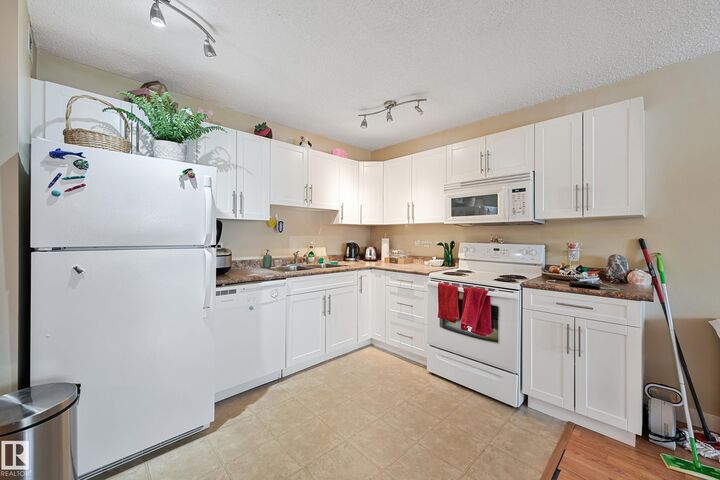 Property Photo:  9710 105 Street NW 901  AB T5K 1A4 