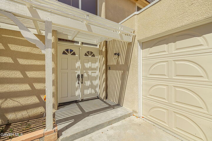 Property Photo:  1427 Calle Artigas  CA 93063 