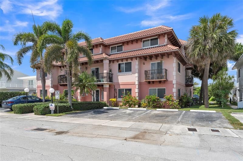Property Photo:  4525 Poinciana St. 1  FL 33308 