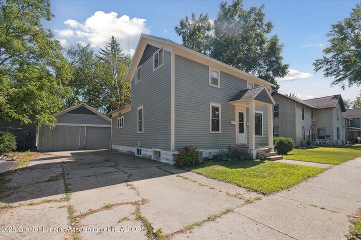 Property Photo: 507 S Franklin Street MI 48858