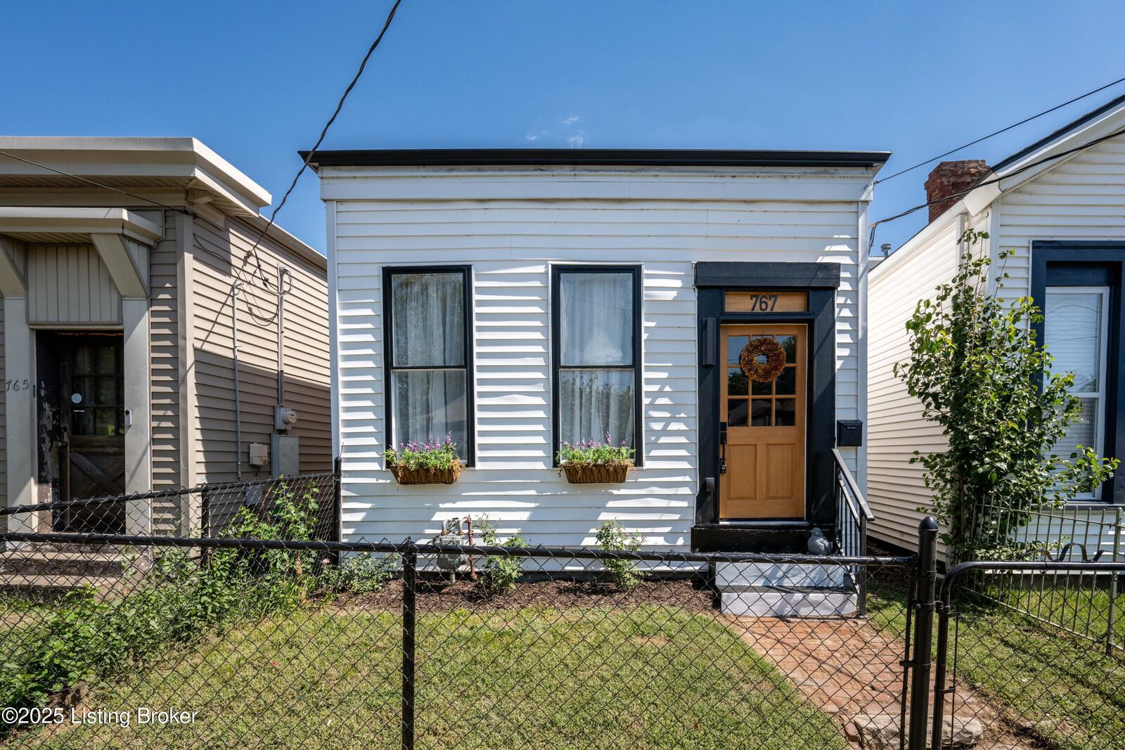 Property Photo:  767 Logan St  KY 40204