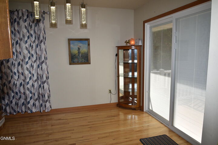 Property Photo: 408 Center Avenue N ND 58413