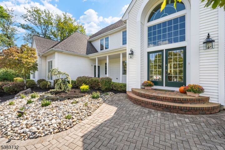 Property Photo:  3 Cobblestone Ln  NJ 07853 