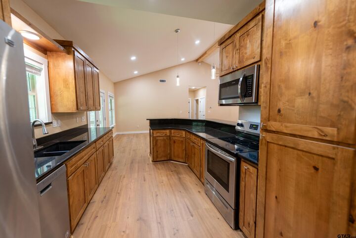 Property Photo:  192 King Andrew Ct.  TX 75480 