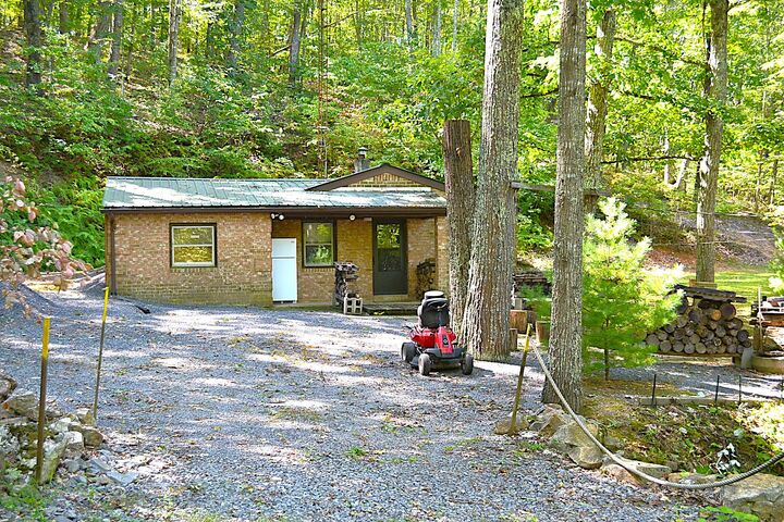 Property Photo:  442 Rocky Rd Ln  WV 24941 