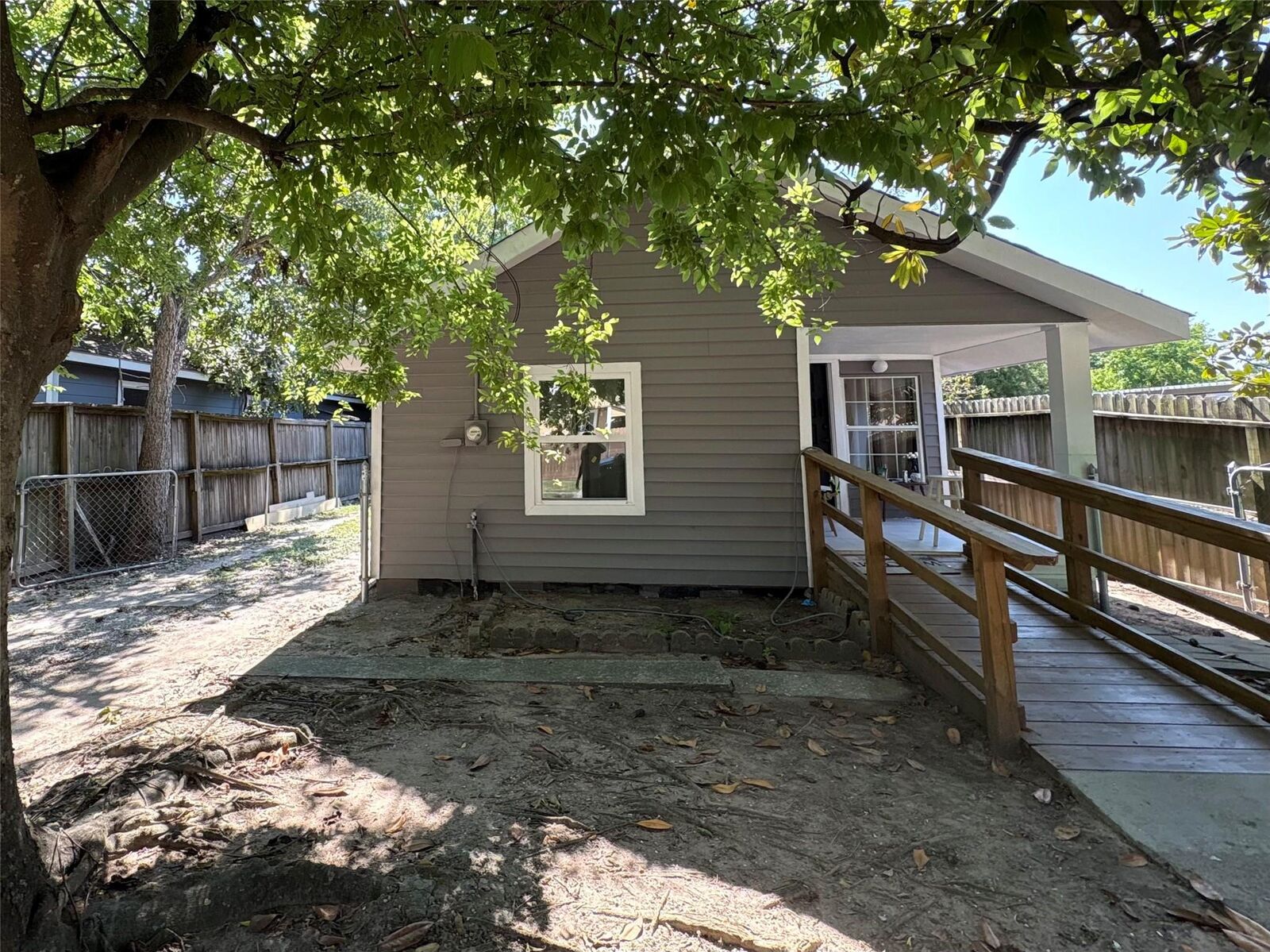 Property Photo:  1218 Magnolia Street  TX 77520 