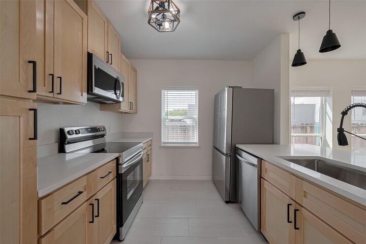 Property Photo: 5922 Fairdale Lane TX 77057