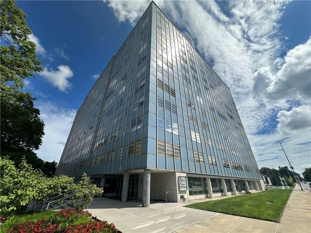 Property Photo:  333 W Meyer Boulevard 1007  MO 64113 
