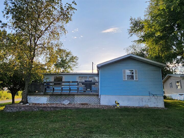 Property Photo:  400 N Clinton Street  IA 52531 