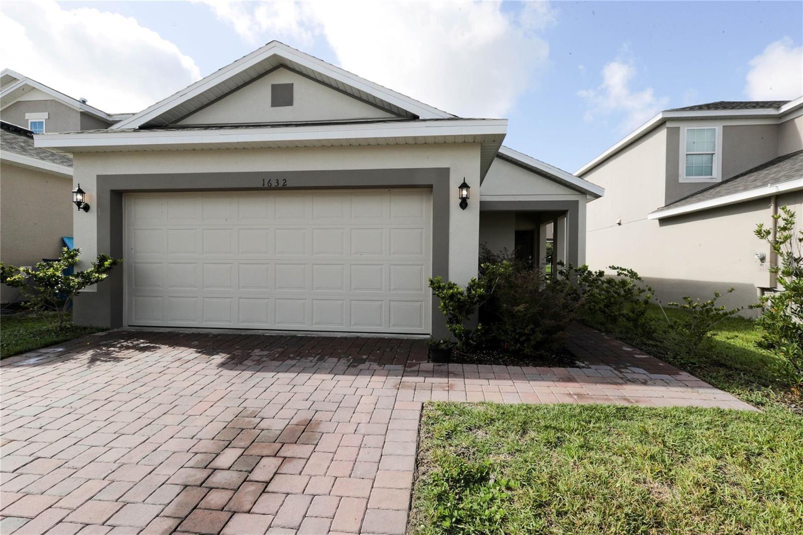 Property Photo:  1632 Swan Swim Drive  FL 33837 