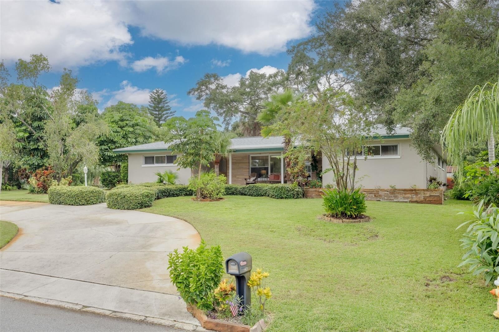 Property Photo: 3240 San Mateo Street FL 33759