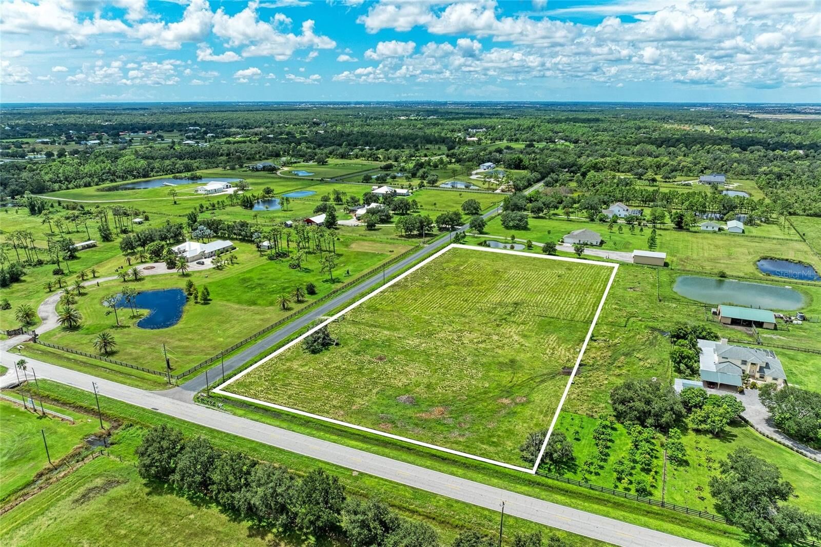 Property Photo: 23221 63rd Avenue E FL 34211