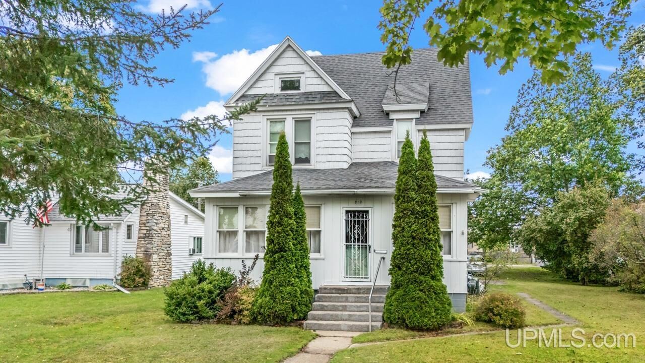 Property Photo:  912 Michigan Avenue  MI 49837 
