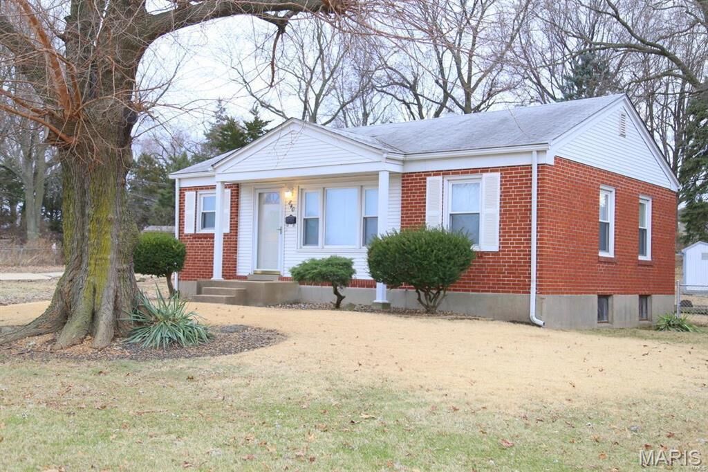 Property Photo: 840 Pershall Road MO 63031