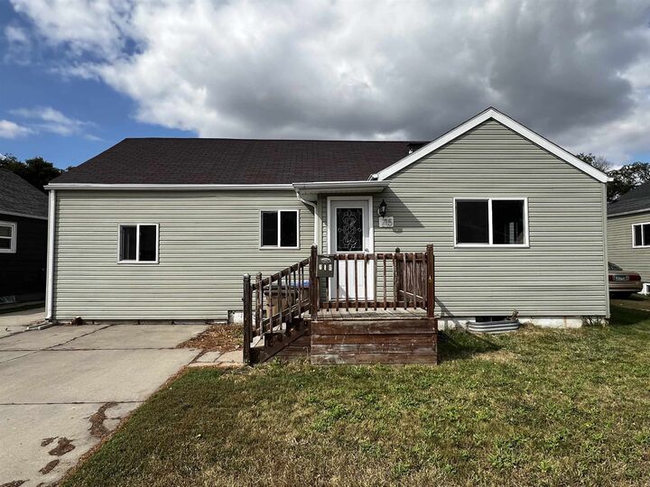 715 7th Street NW  Minot ND 58703 photo