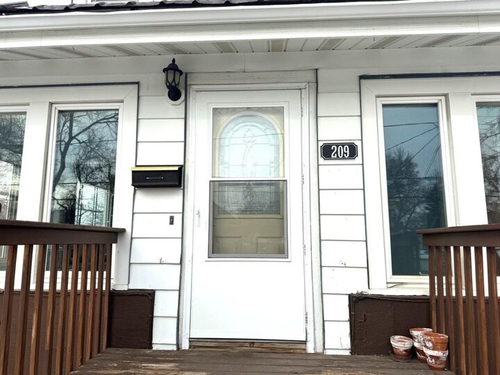Property Photo:  209 8th Ave  ND 58701 